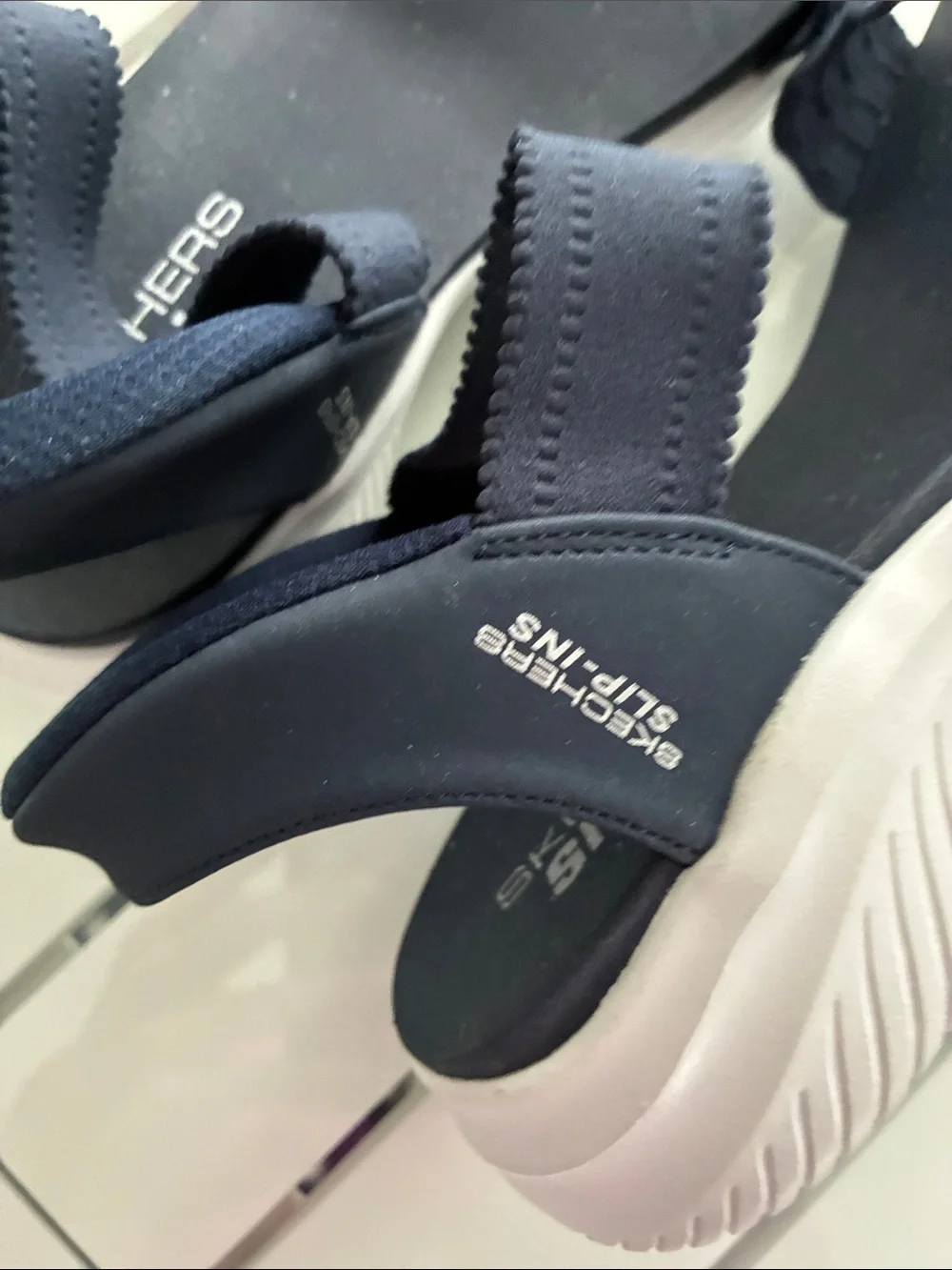 Skechers navy slip